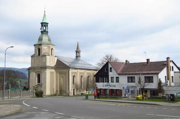 kostel sv. Bartoloměje v Držkově, ale náš bohulibý cíl je vedle