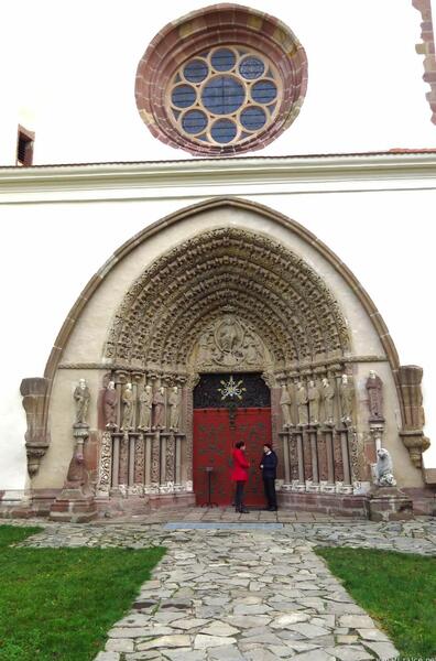 gotický portál Porta coeli