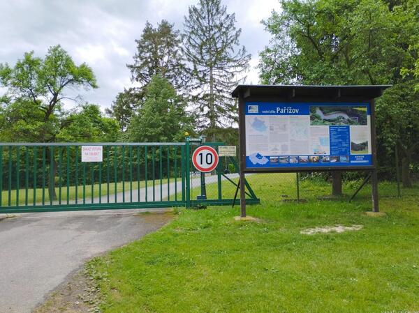 veliké zklamání u v. n. Pařížov - kamenná hráz je nepřístupná