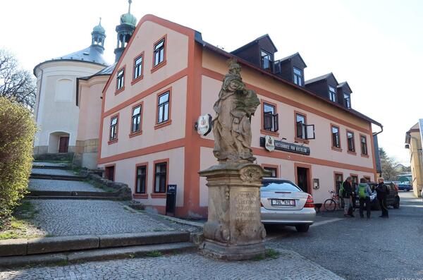 příjemná hospůdka pod kostelem